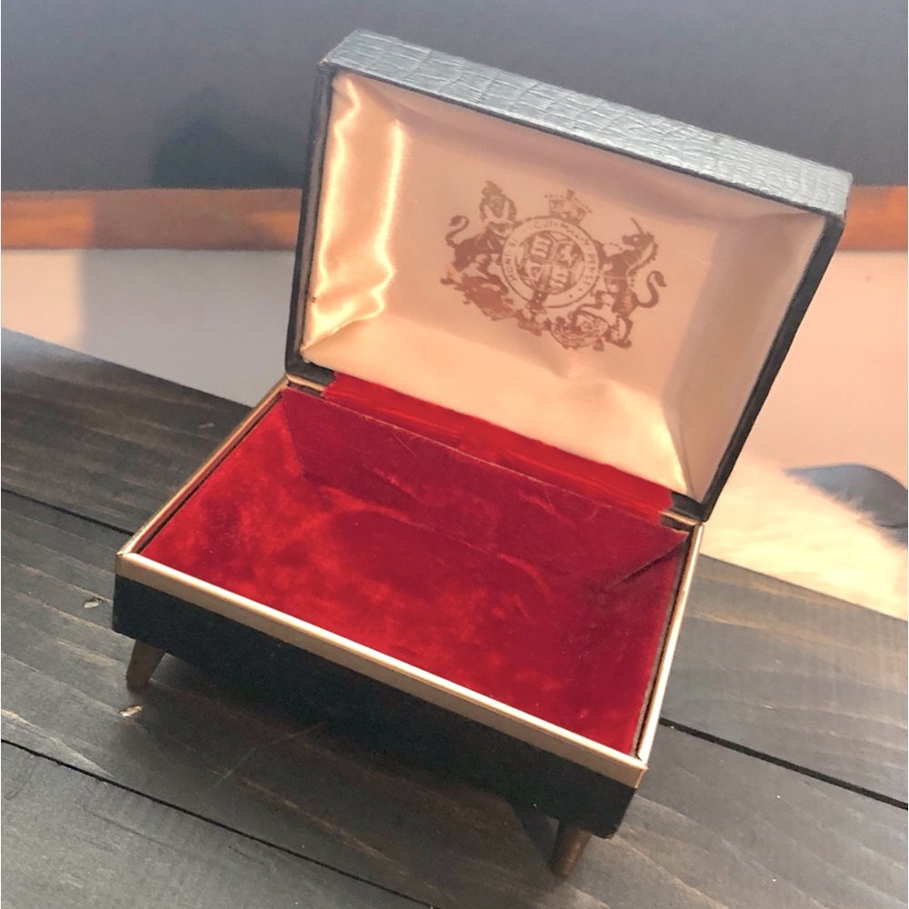 Vintage jewelry box